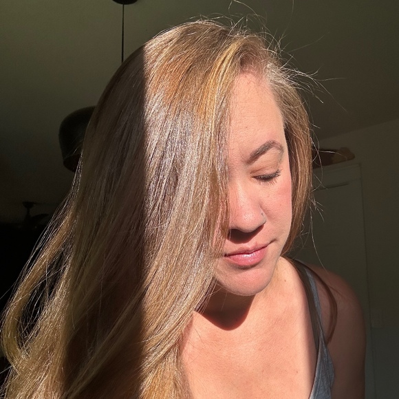 Meet your Posher, Caitlin - Picture 1 of 1